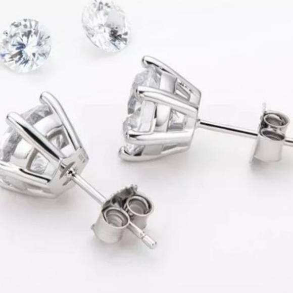 New 4ct Certified Moissanite Stud Earrings - Picture 4 of 11